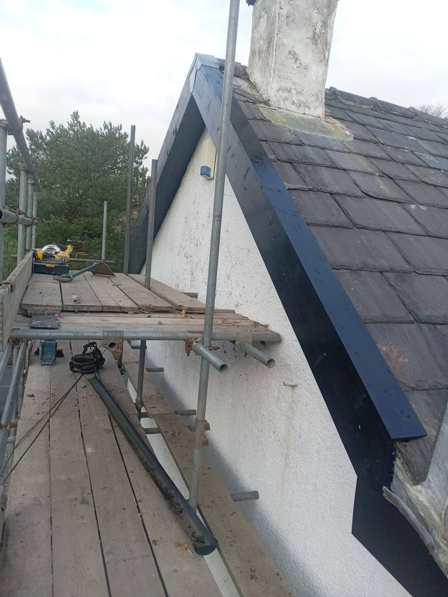rotted-fascia-soffit-5 rotted-fascia-soffit-5
